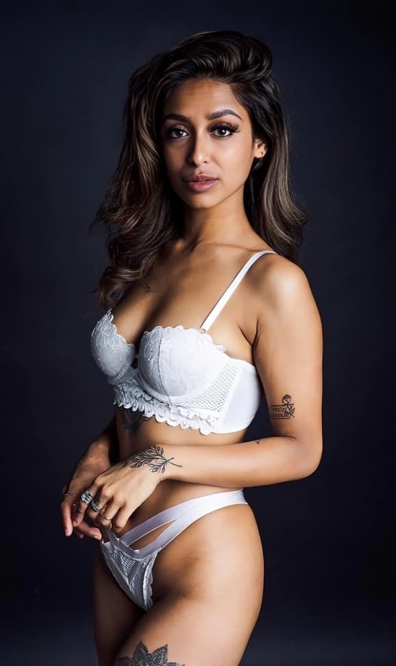 Onlyfans model shows big boobs and hairy pussy made me cum so hard 🥵🔥 - Video 1