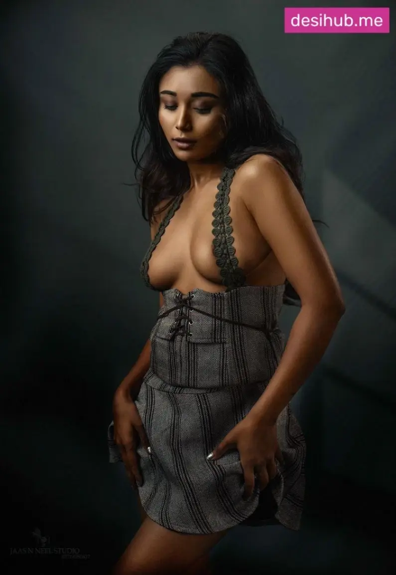 Super Hot Indian Model's Topless Nude Photoshoot Leaked - Image 7