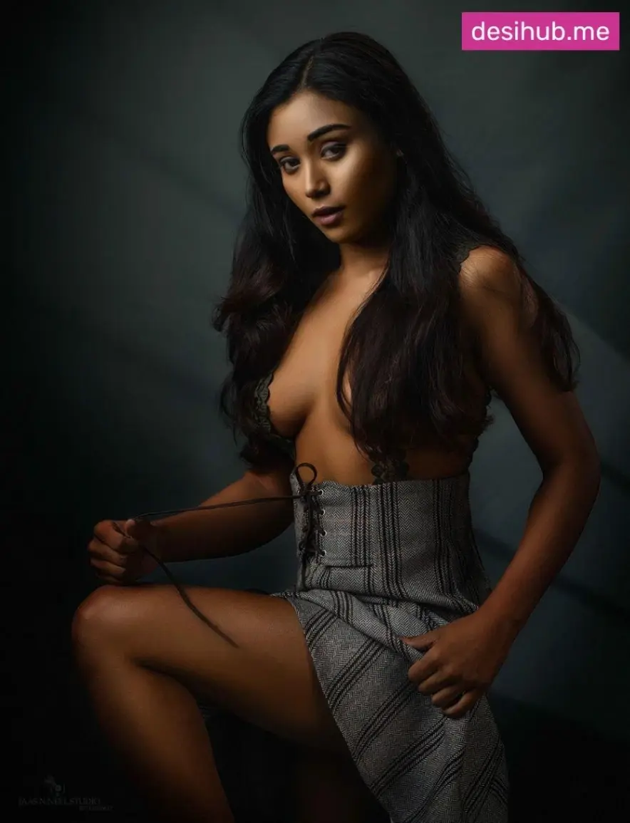 Super Hot Indian Model's Topless Nude Photoshoot Leaked - Image 8
