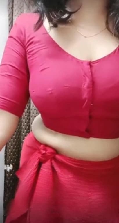 Featured image for Hot Mallu Babe Fully Nude Stripping and Spreading Legs for a Pink Pussy Closeup